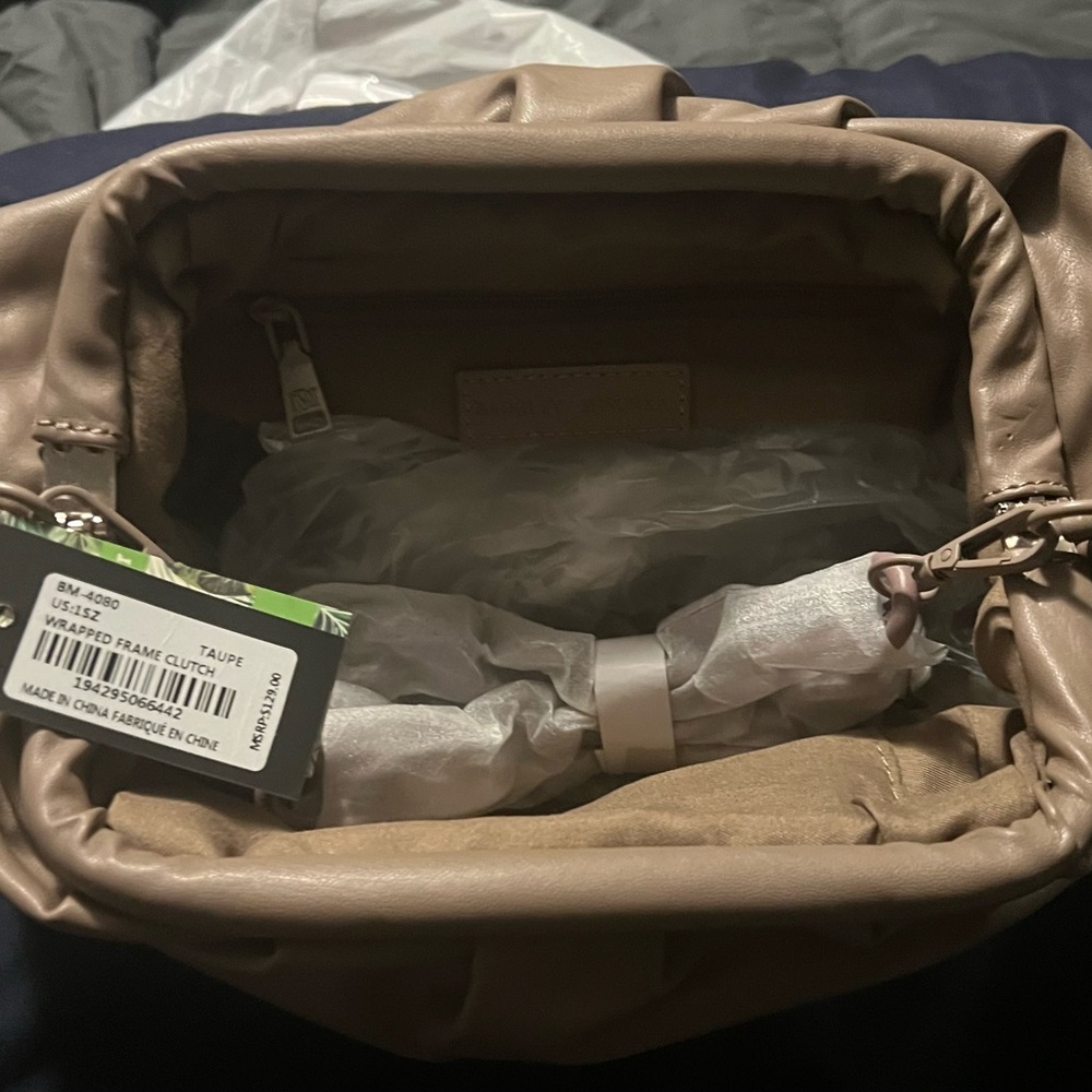 Mischka Badgley Tan Vegan Leather Clutch - Picture 3 of 4